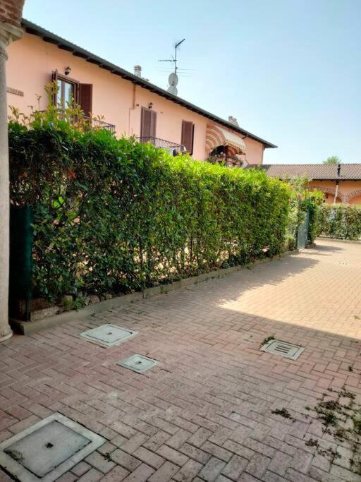 Appartamento In Cascina Lombarda Caselle Lurani Luaran gambar