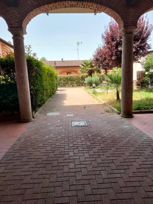Appartamento In Cascina Lombarda Caselle Lurani Luaran gambar